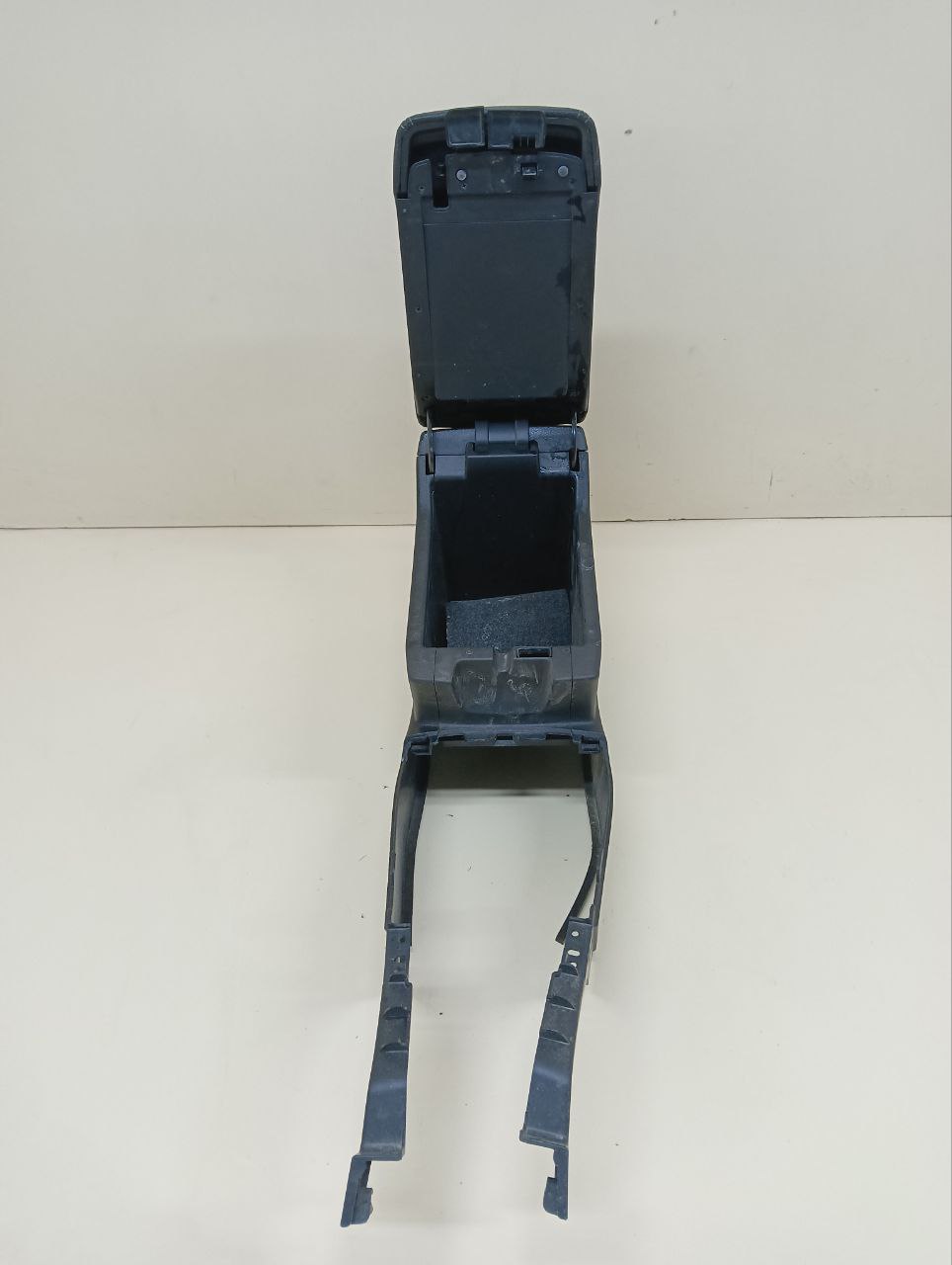 Подлокотник Subaru Legacy (B14) 2010-2015