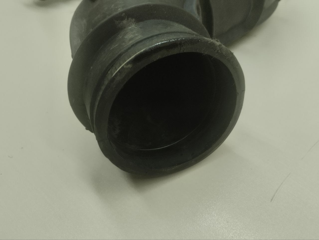 Патрубок воздушного фильтра Chevrolet Niva 2009-2020