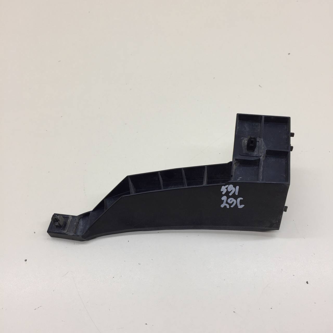 Кронштейн заднего бампера Suzuki Grand Vitara 2005-2015