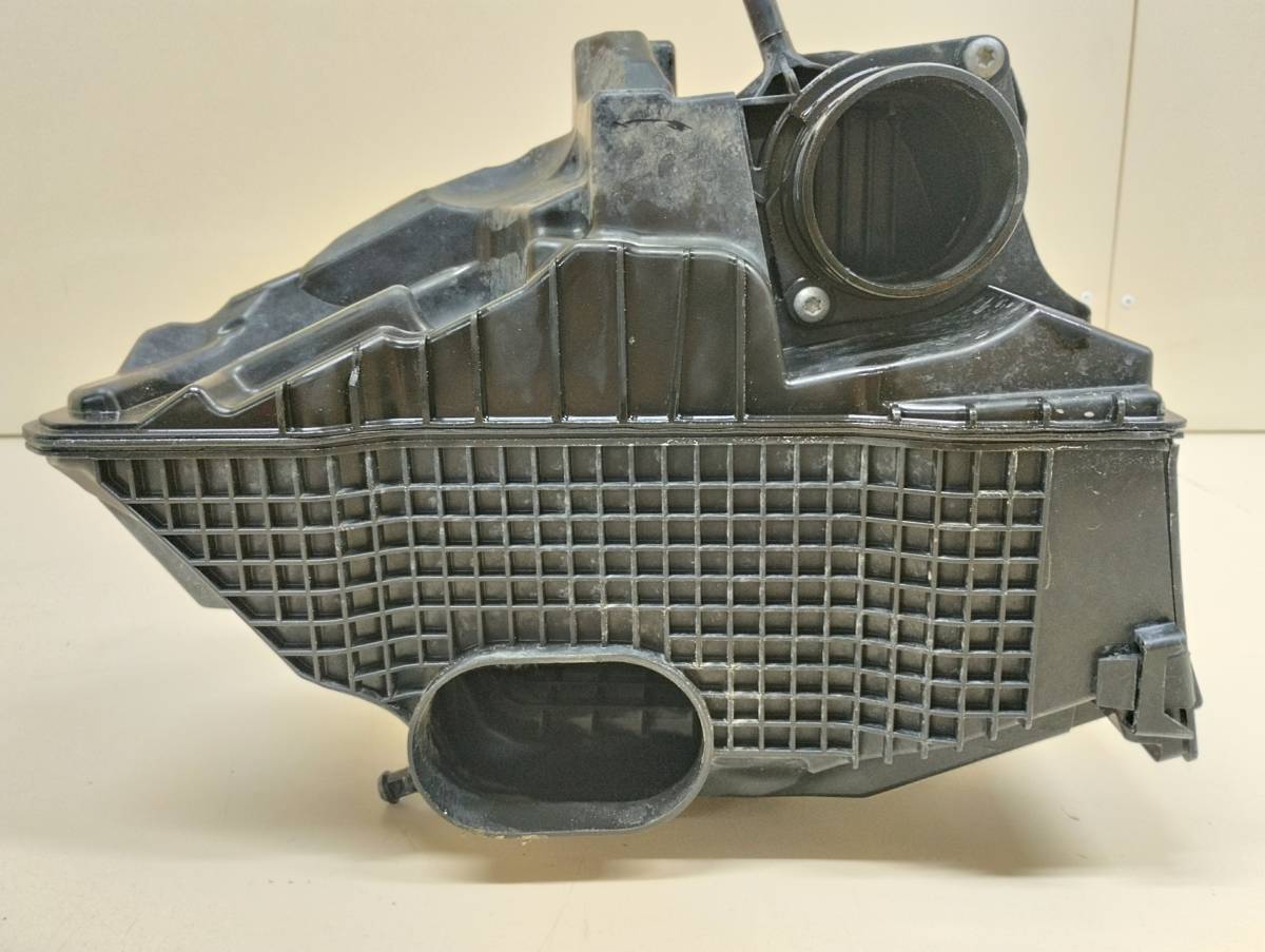 Корпус воздушного фильтра Lada Largus 2012>