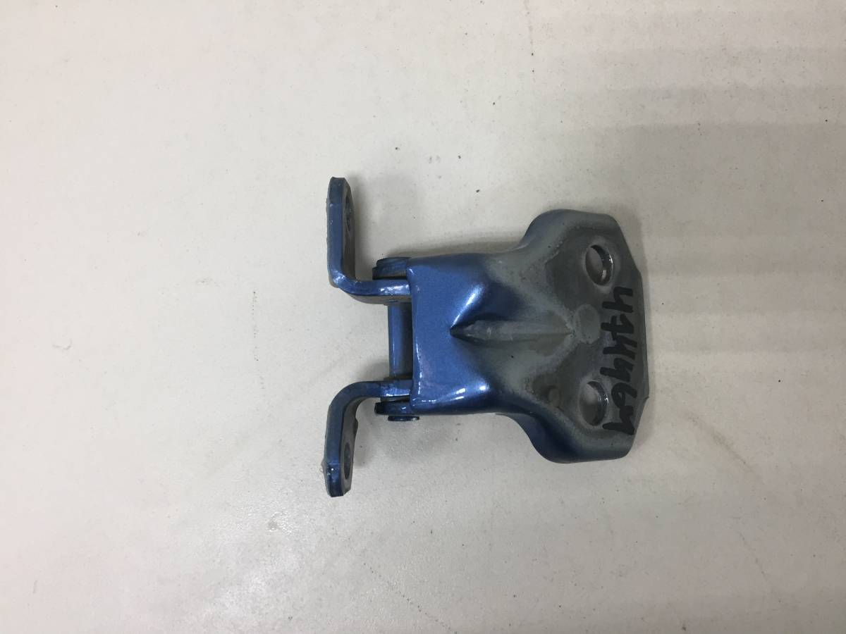 Петля двери передней левой нижняя Subaru Impreza (G12) 2007-2012