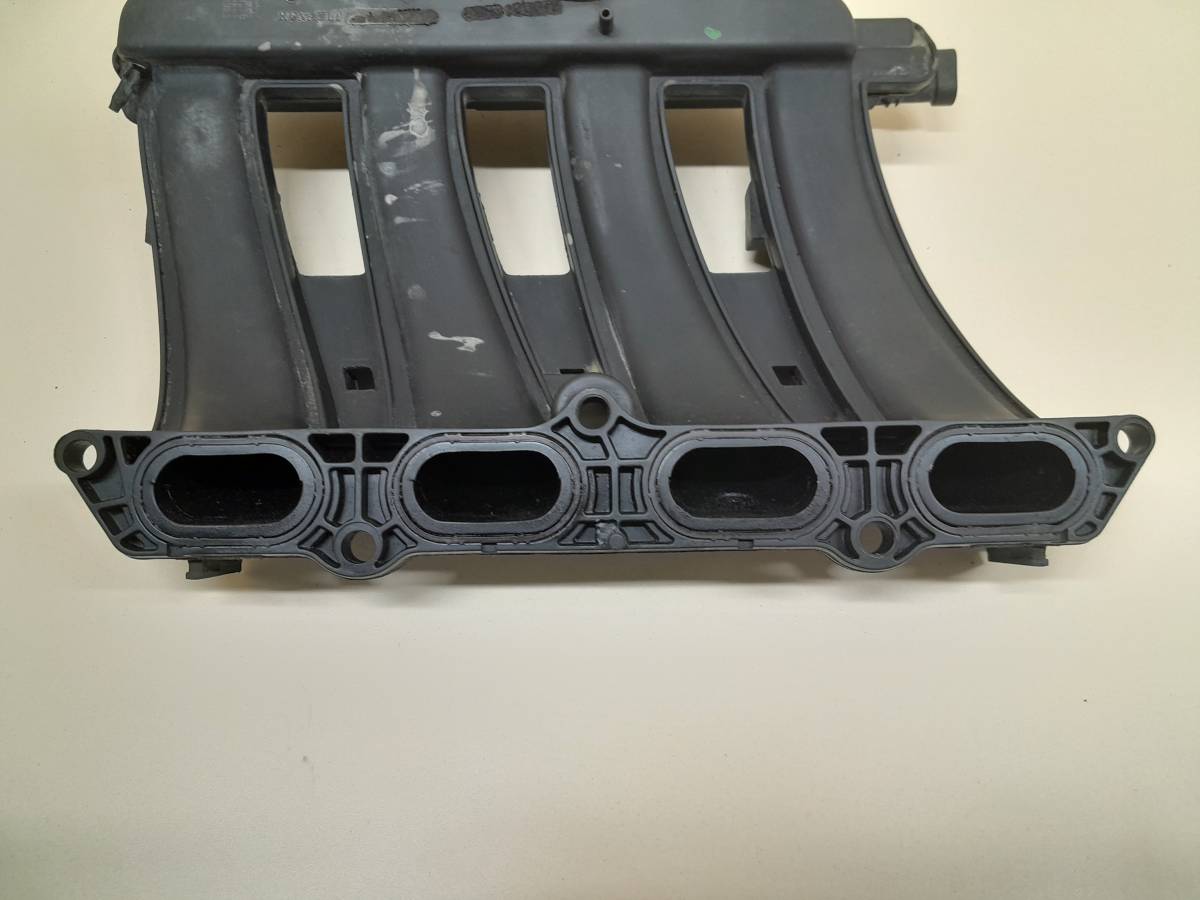Коллектор впускной Renault Logan (1) 2005-2014 Коллектор впускной Renault Logan (1) 2005-2014