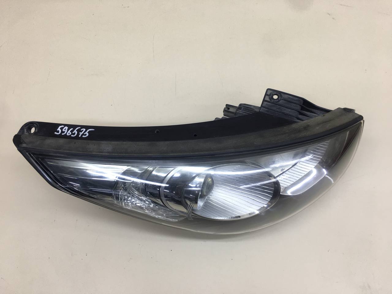 Фара правая Hyundai ix35 (LM) 2010-2015