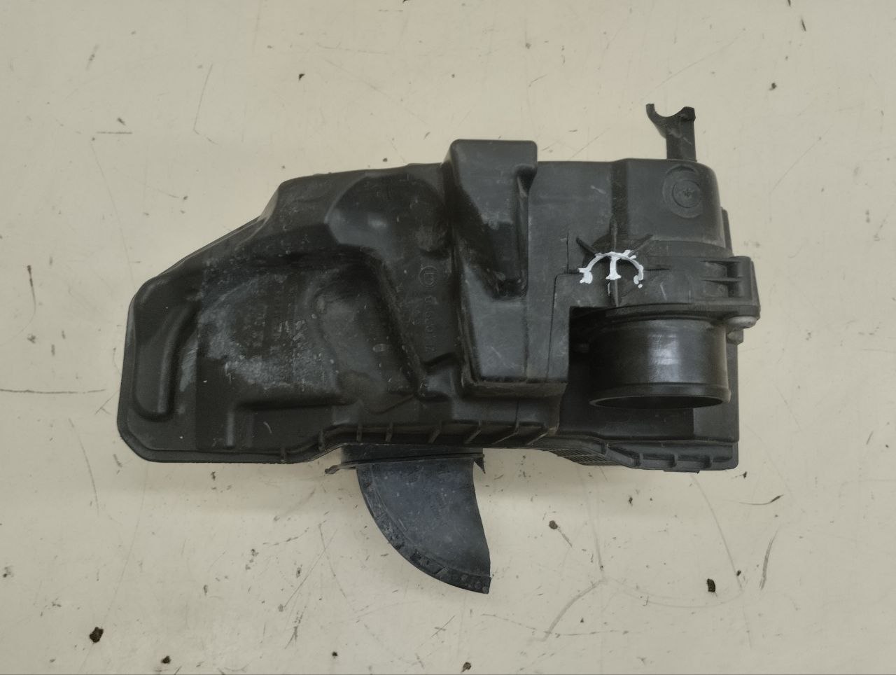 Корпус воздушного фильтра Renault Duster (HSA, HSM) 2012> Корпус воздушного фильтра Renault Duster (HSA, HSM) 2012>