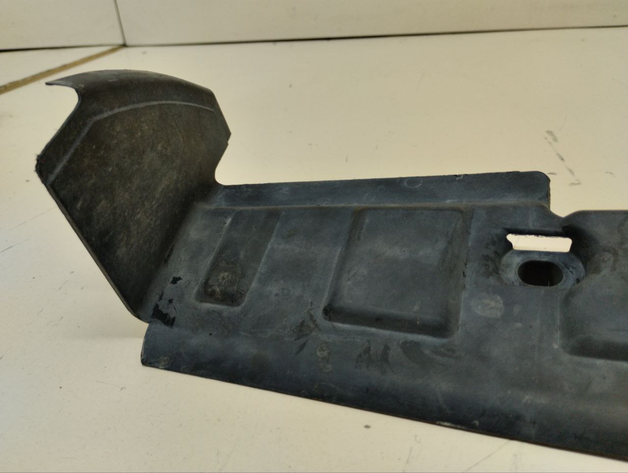 Воздуховод радиатора Land Rover Discovery 3 (L319) 2004-2009 Воздуховод радиатора Land Rover Discovery 3 (L319) 2004-2009