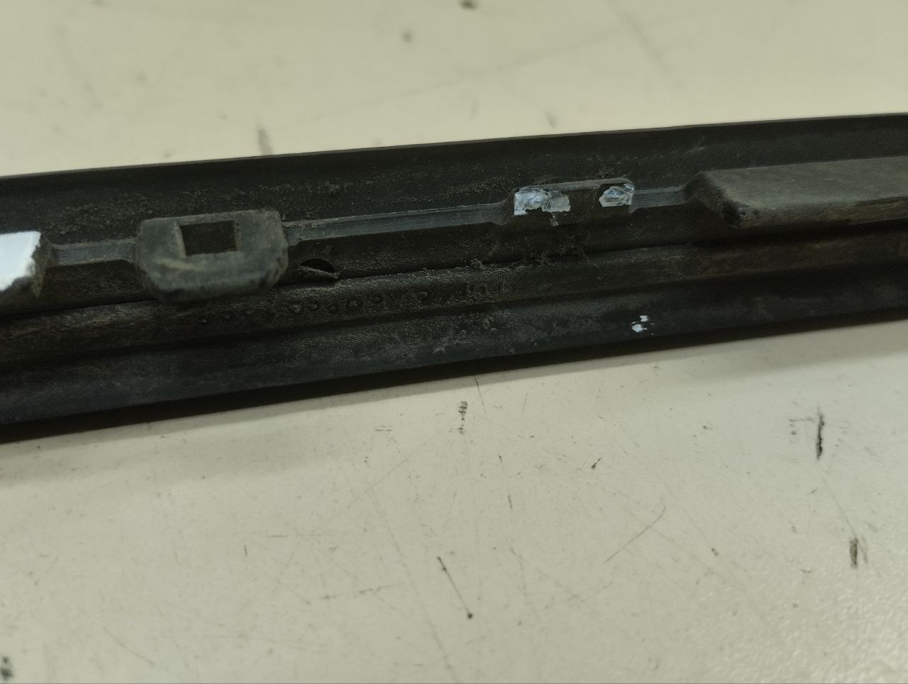 Молдинг лобового стекла Toyota Land Cruiser Prado (J150) 2009-2022
