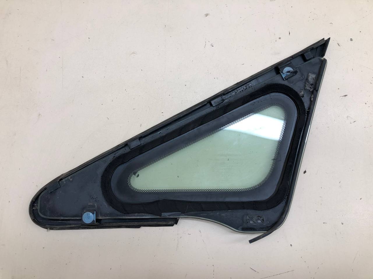 Стекло кузовное глухое правое Honda Civic 4D 2006-2012