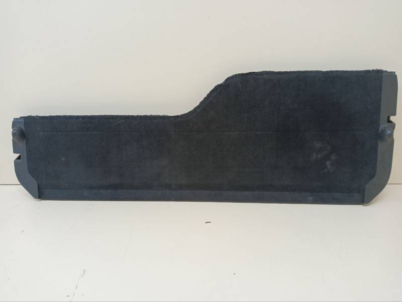 Обшивка двери багажника Land Rover Discovery 3 (L319) 2004-2009 Обшивка двери багажника Land Rover Discovery 3 (L319) 2004-2009