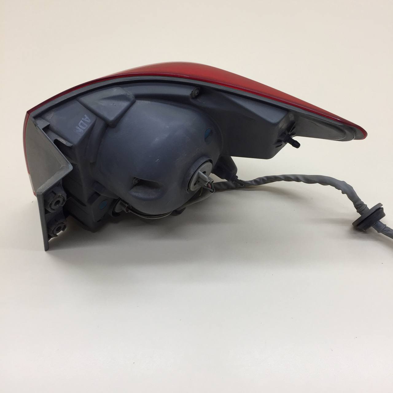 Фонарь задний наружный левый Chevrolet Cruze (J300) 2009-2016