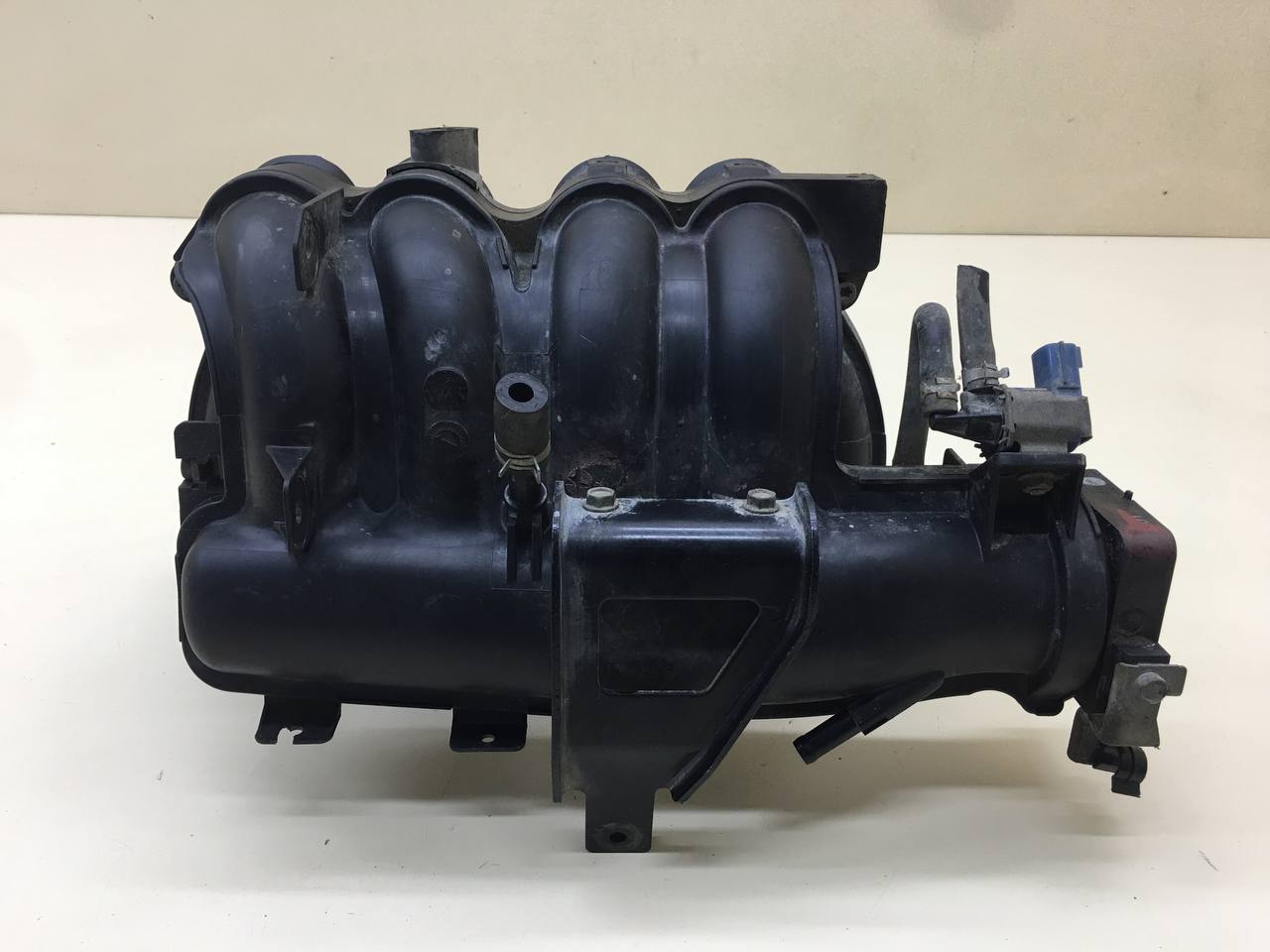 Коллектор впускной Nissan Primera (P12) 2002-2007 Коллектор впускной Nissan Primera (P12) 2002-2007
