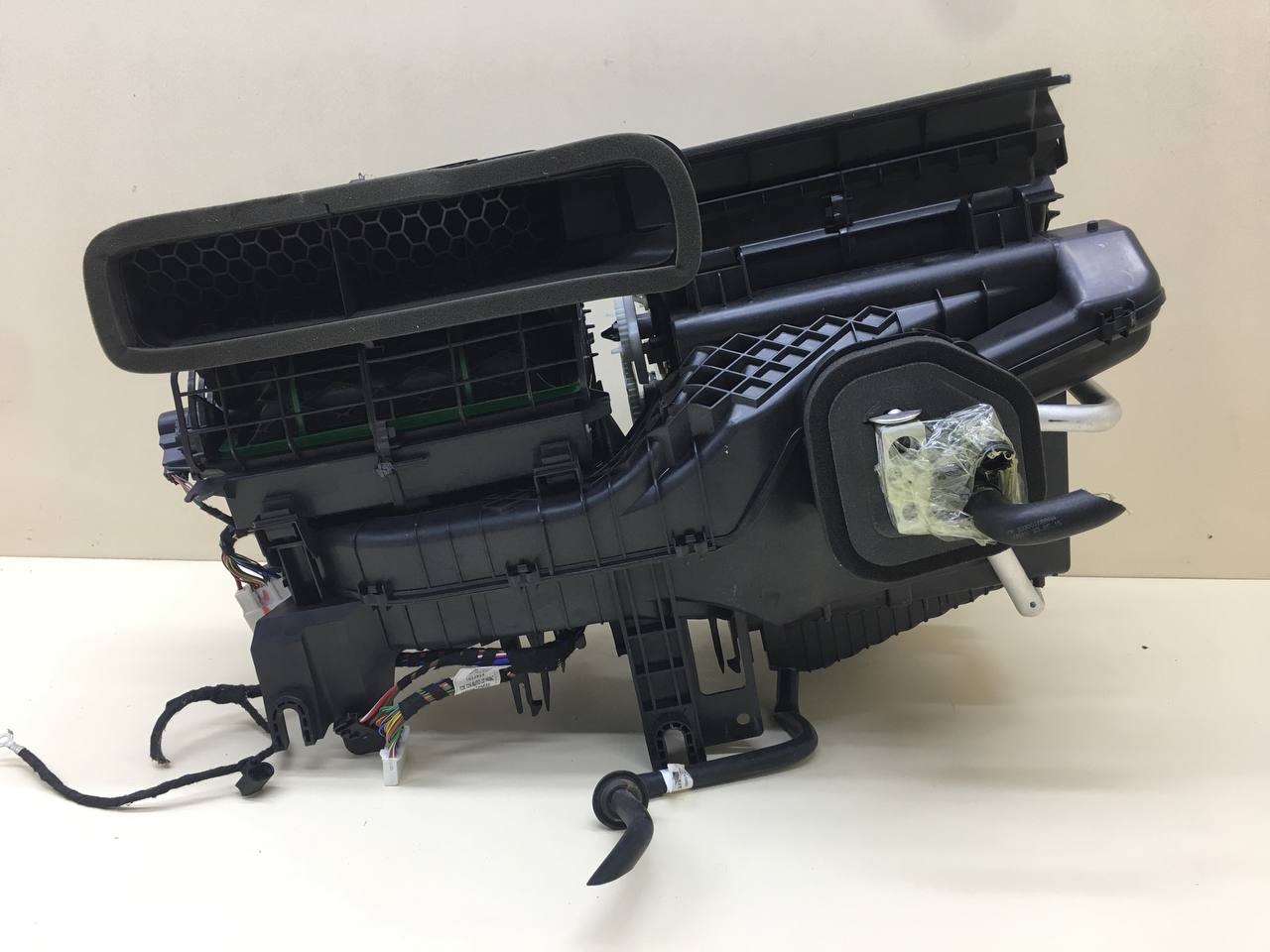 Корпус отопителя EXEED RX 2022>