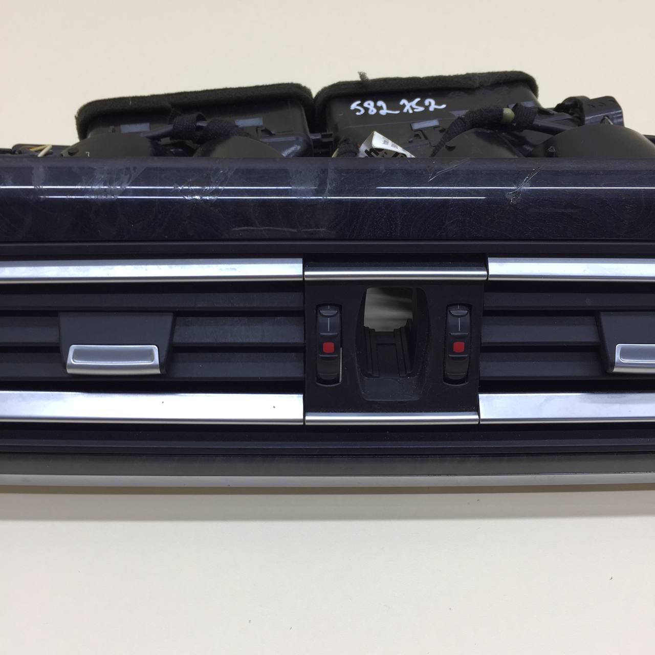 Дефлектор воздушный BMW 7-Series F01,F02  2008-2015