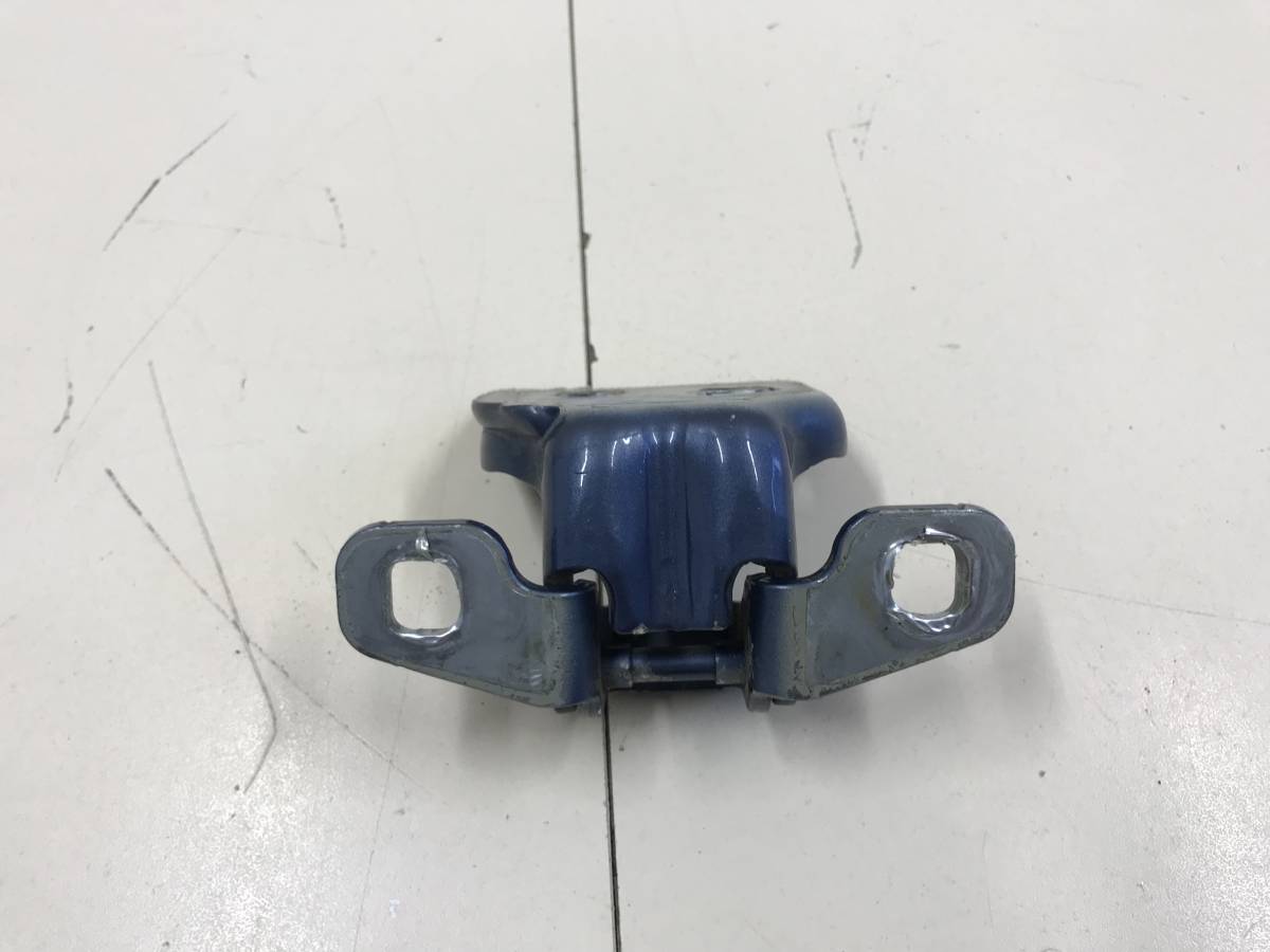 Петля двери Renault Logan (1) 2005-2014