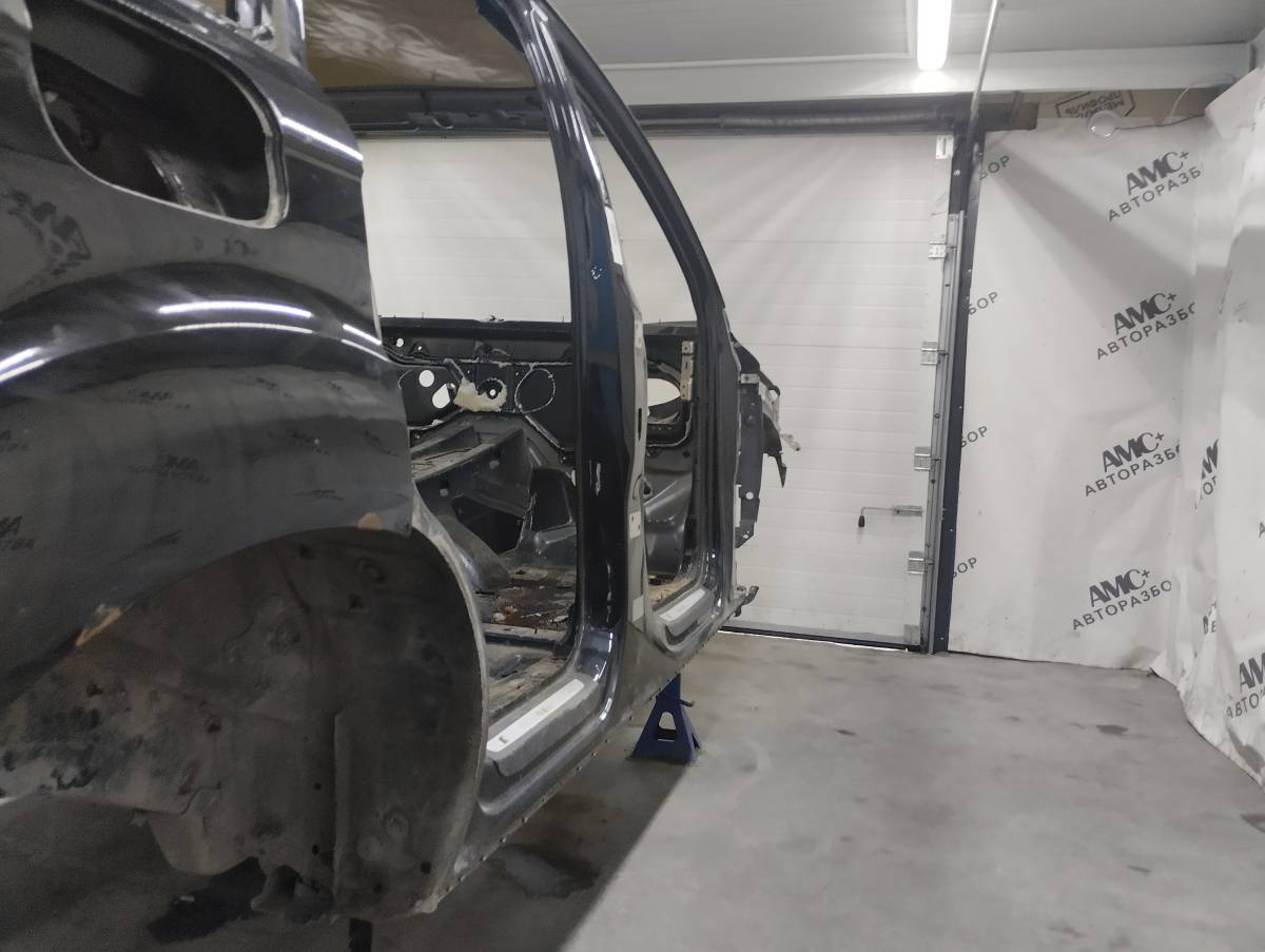 Порог со стойкой правый Audi Q7 (4L) 2005-2015