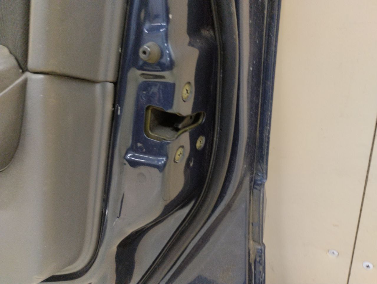 Дверь передняя правая Nissan Almera Classic (B10) 2006-2013