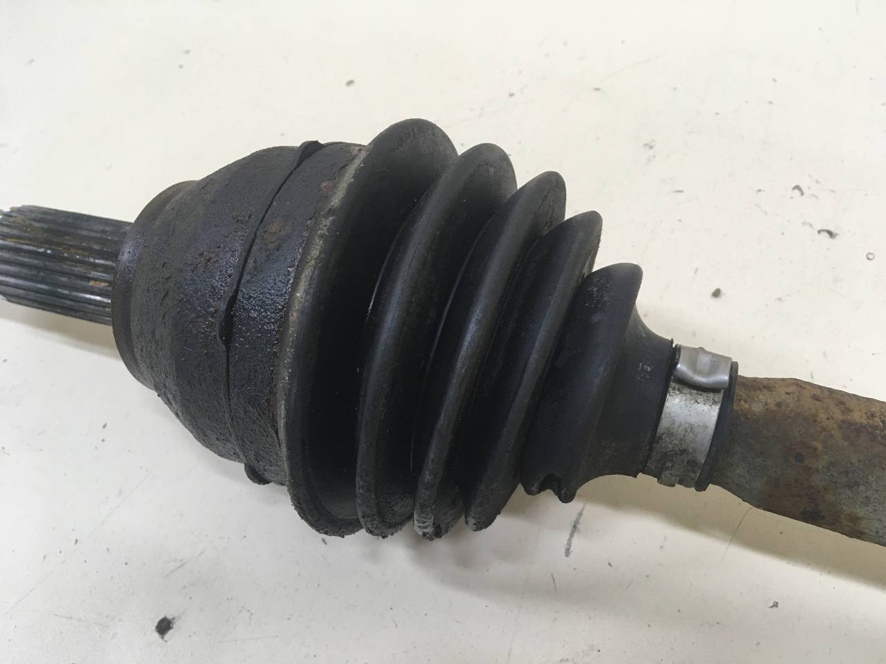 Полуось передняя левая Ford Fusion (JU) 2002-2012 Полуось передняя левая Ford Fusion (JU) 2002-2012