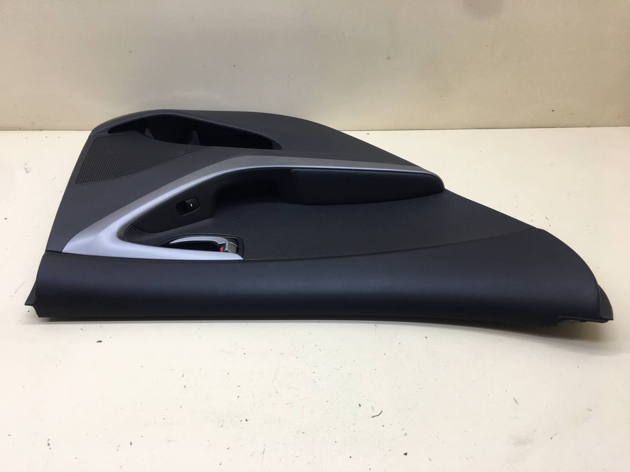 Обшивка двери задней левой Hyundai Elantra (MD) 2011-2016