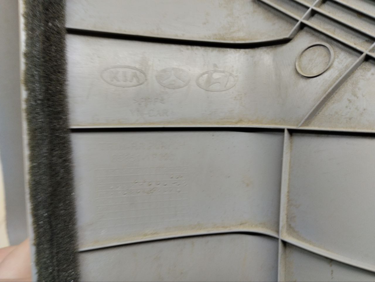 Обшивка стойки Kia Venga (YN) 2010-2017