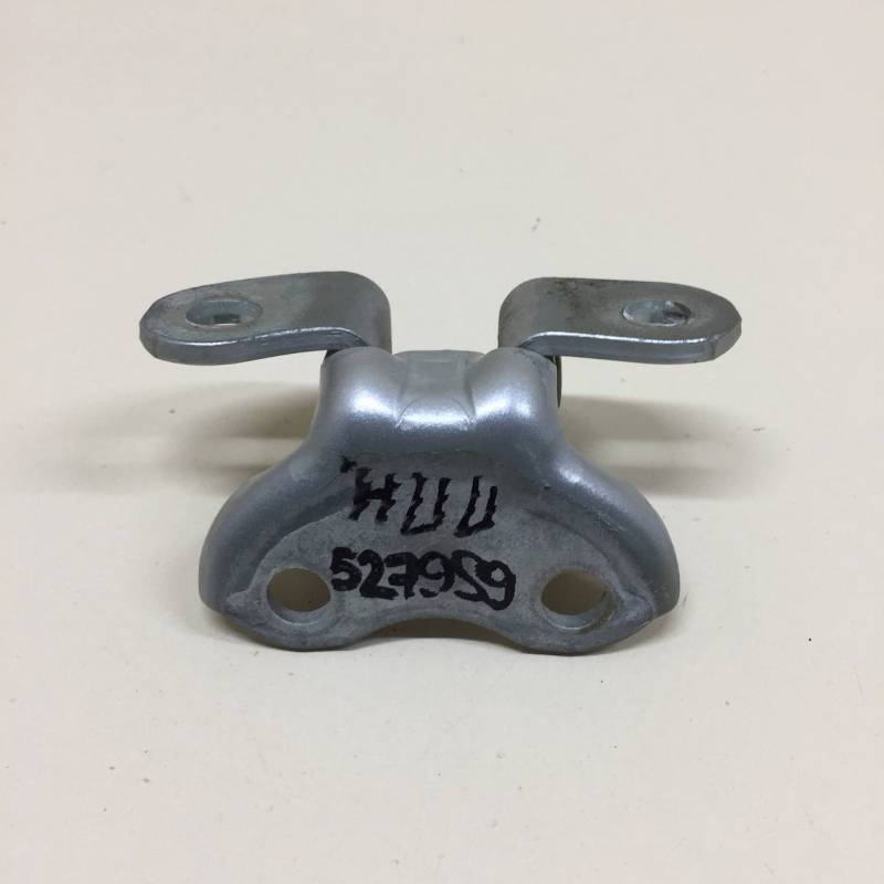 Петля двери передней правой нижняя Toyota Auris (E150) 2006-2012