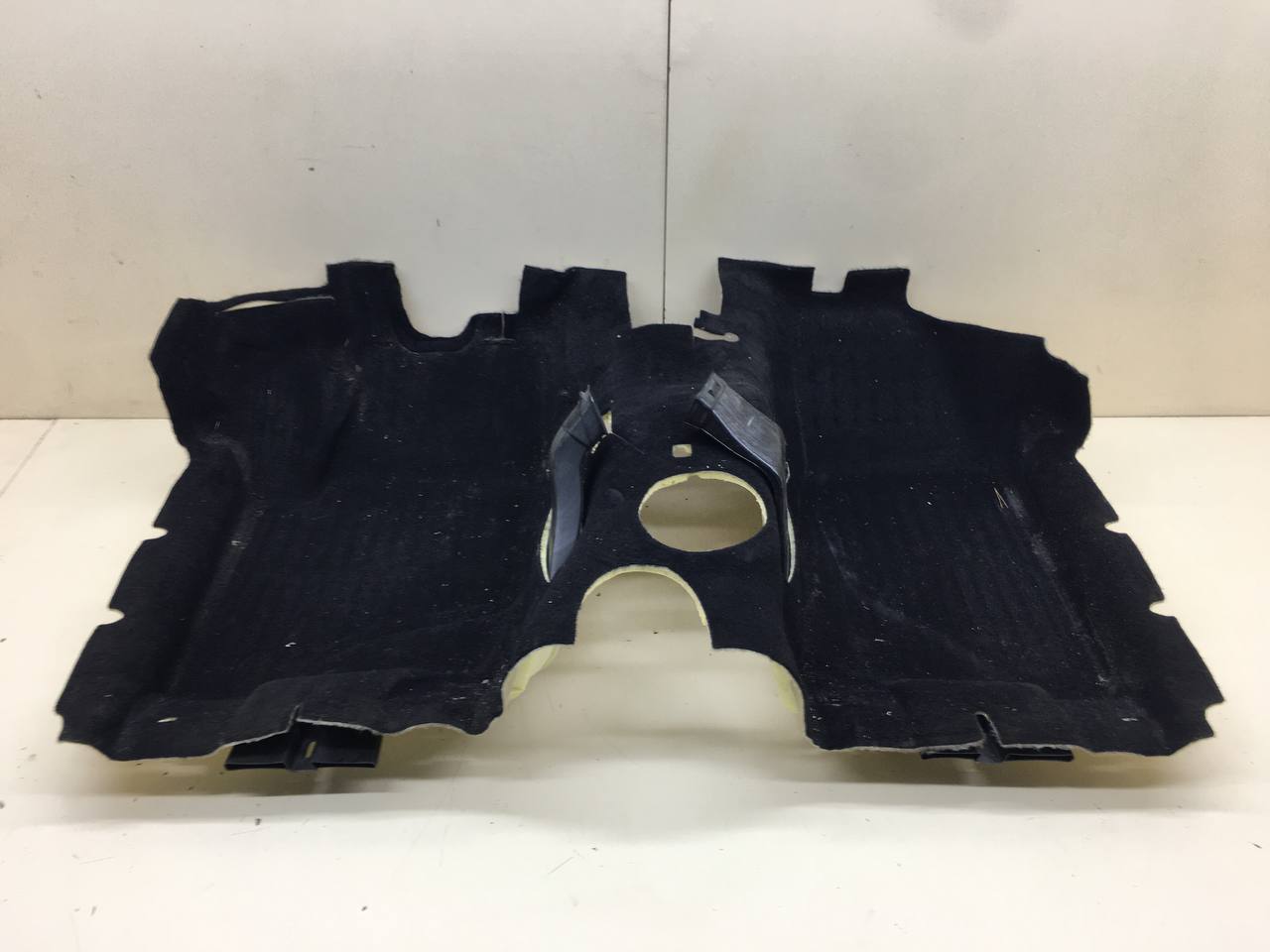 Покрытие напольное (ковролин) Lada  Niva Travel 2020>