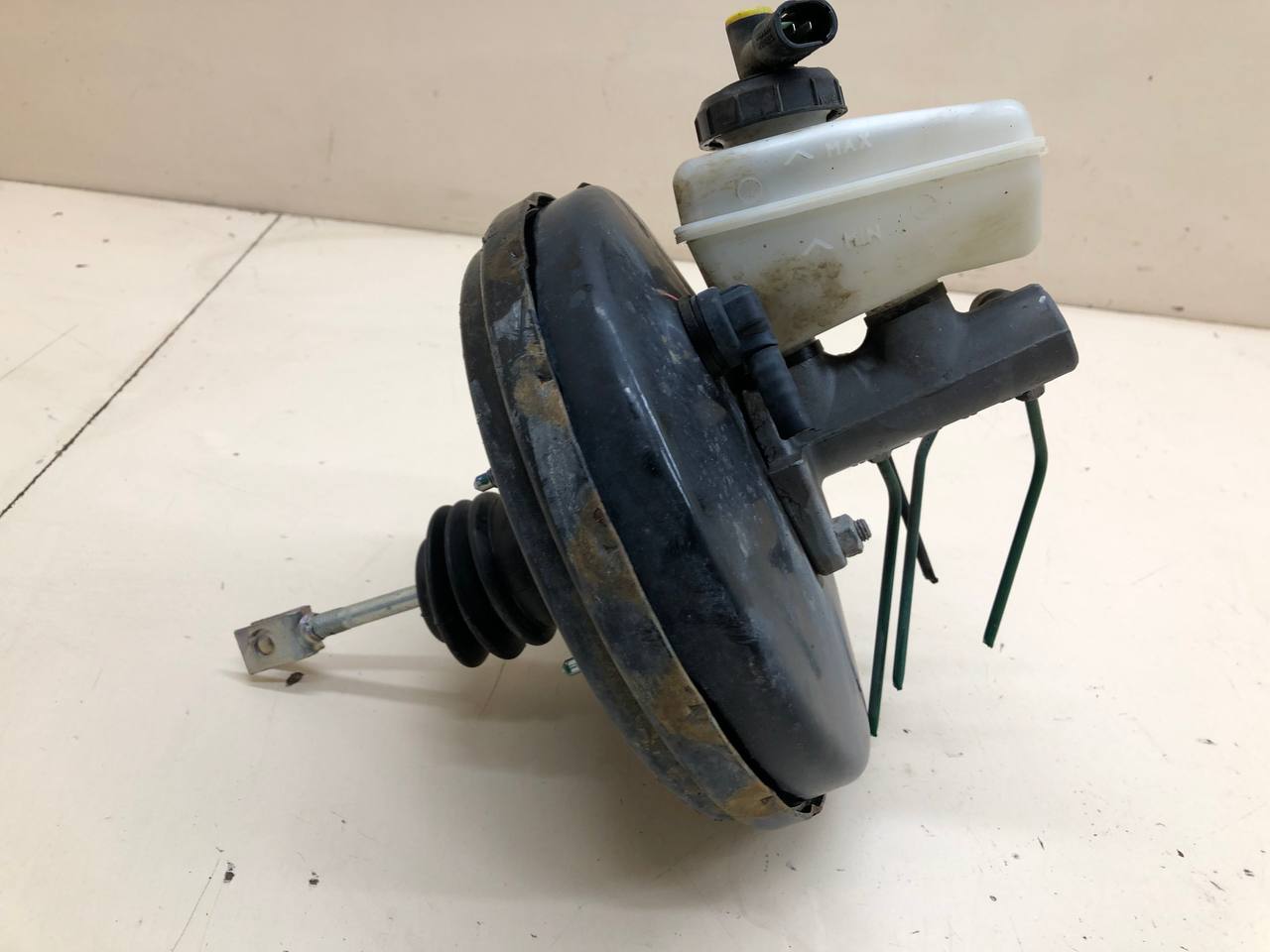 Усилитель тормозов вакуумный Renault Sandero 2009-2014