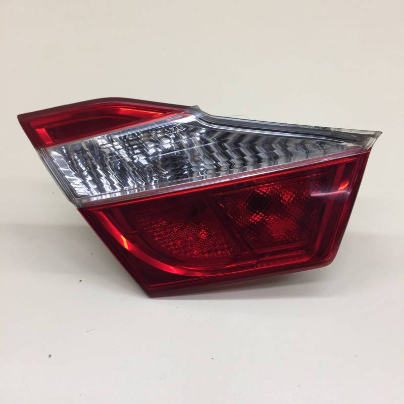 Фонарь задний внутренний левый Toyota Camry (V50) 2011-2017