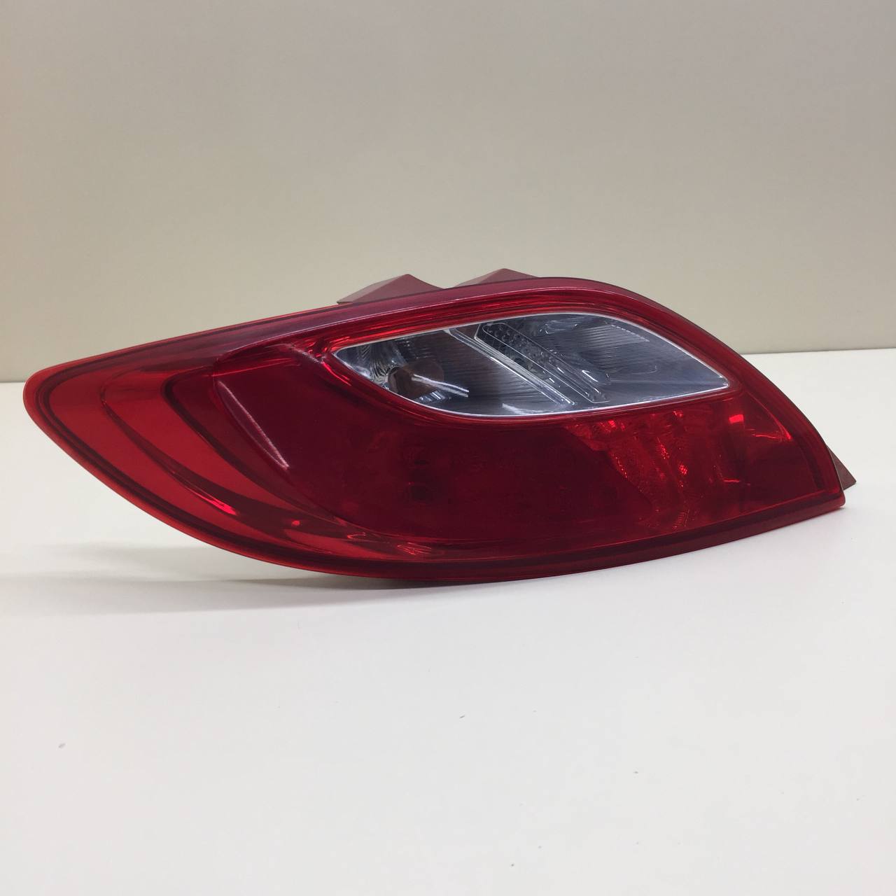 Фонарь задний левый Mazda Mazda 2 (DE) 2007-2014