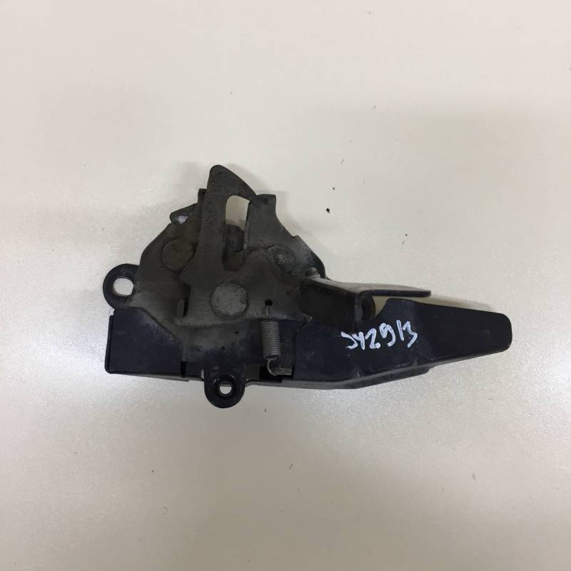 Замок капота Toyota Corolla E180 2013-2019