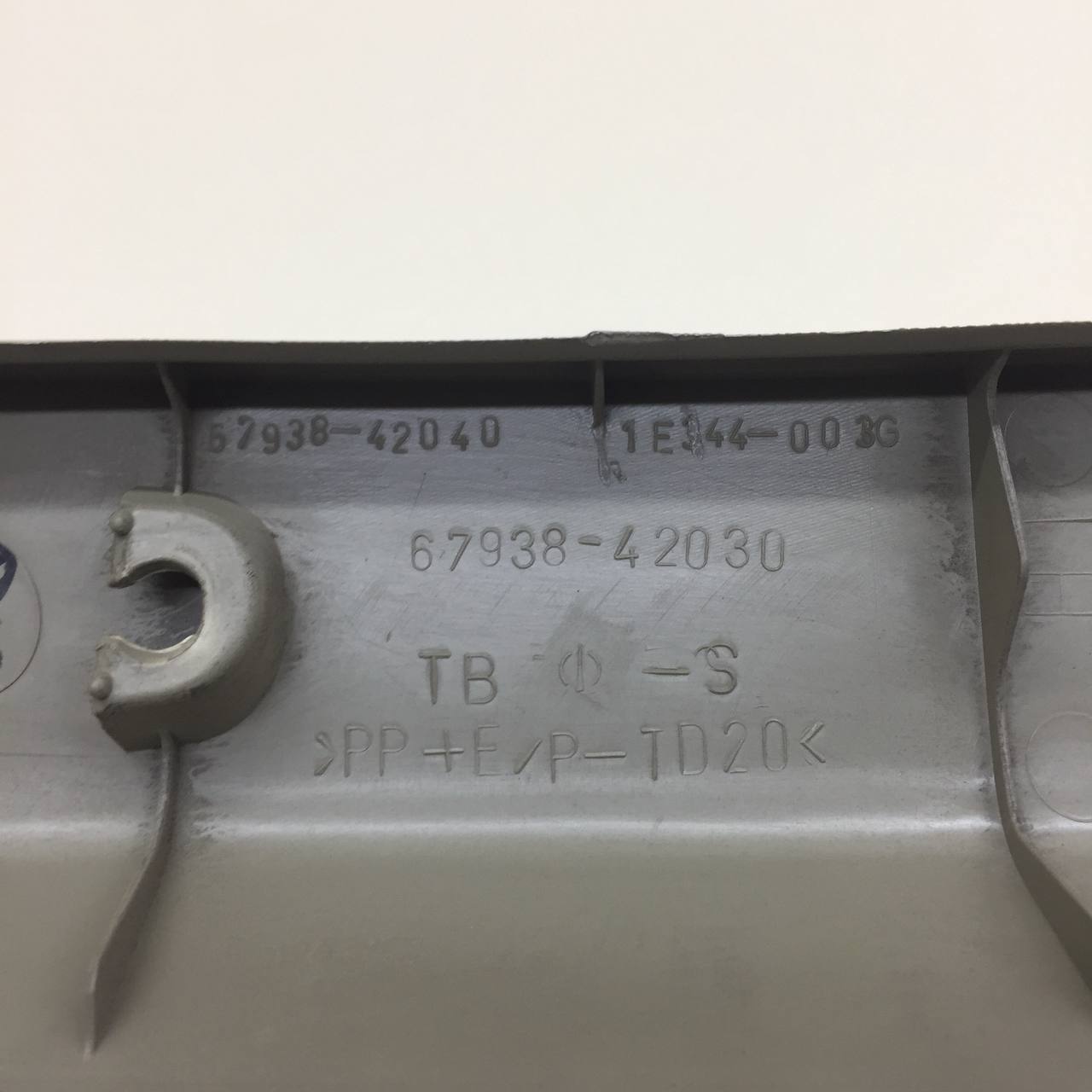 Обшивка двери багажника Toyota Rav 4 (A30) 2006-2013