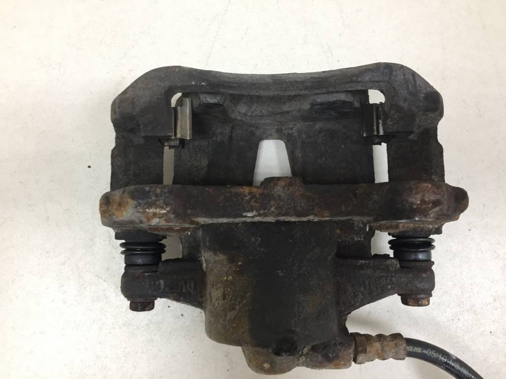 Суппорт передний левый Fiat Albea 2002-2012