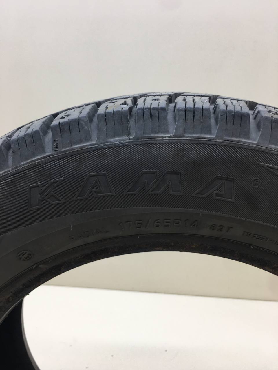 Шины R14 Зимние шипованные Kama Irbis. 