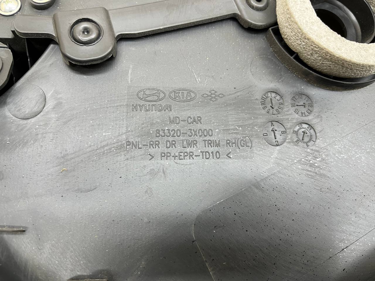 Обшивка двери задней правой Hyundai Elantra (MD) 2011-2016