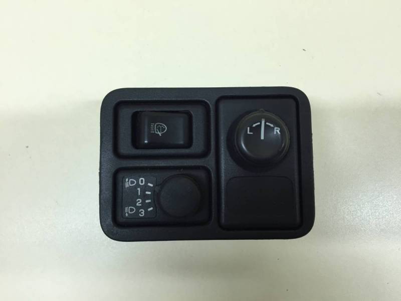 Блок кнопок Nissan Almera (N16) 2000-2006