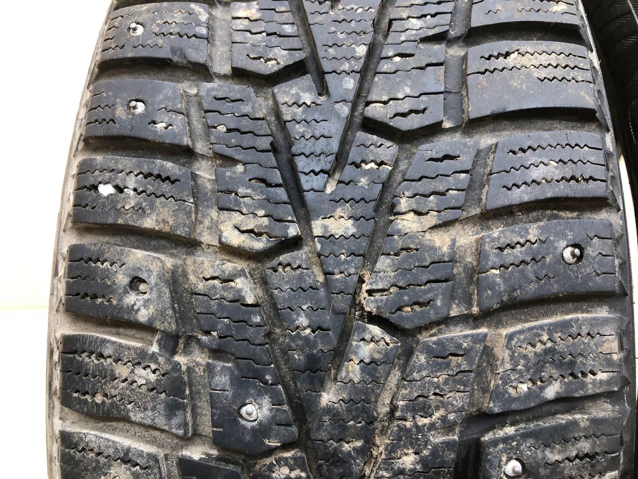 Шины R16 Зимние шипованные WINGUARD WINSPIKE
