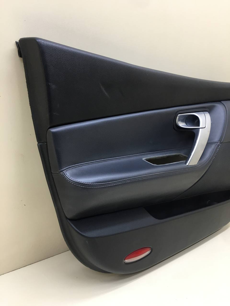 Обшивка двери передней левой Nissan Primera (P12) 2002-2007