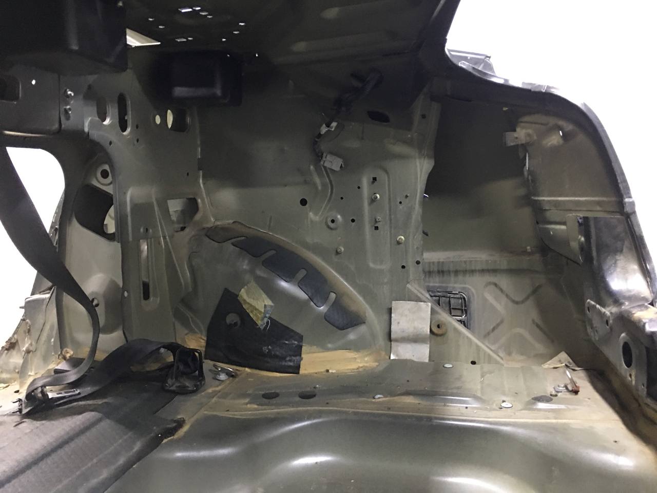 Крыло заднее правое Nissan Primera (P12) 2002-2007 Крыло заднее правое Nissan Primera (P12) 2002-2007