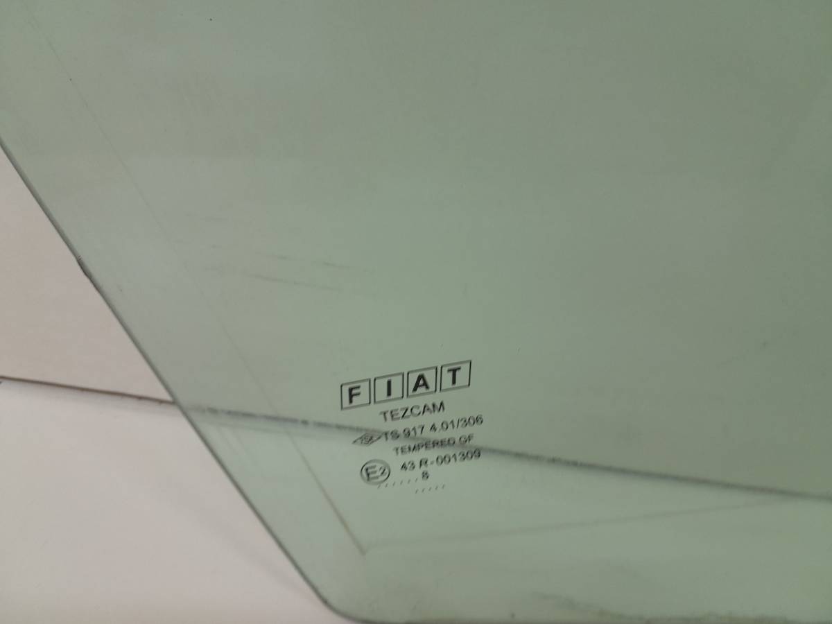 Стекло двери передней правой Fiat Albea 2002-2012