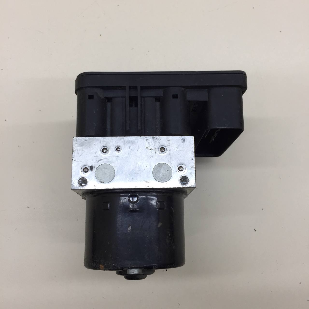 Блок ABS (насос) Mitsubishi Outlander XL (CW) 2006-2012