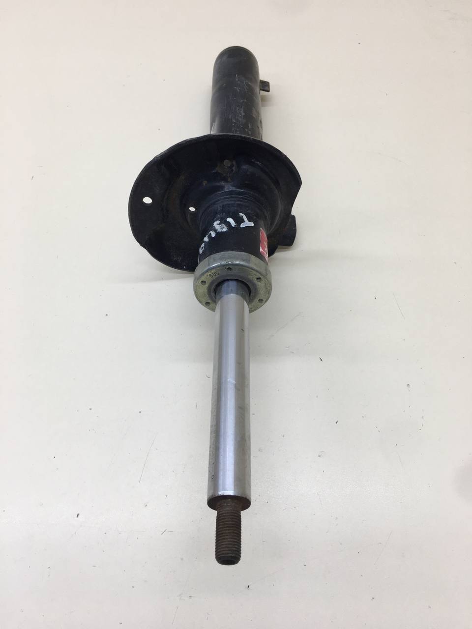Амортизатор передний Volkswagen Tiguan (5N1) 2007-2011 Амортизатор передний Volkswagen Tiguan (5N1) 2007-2011