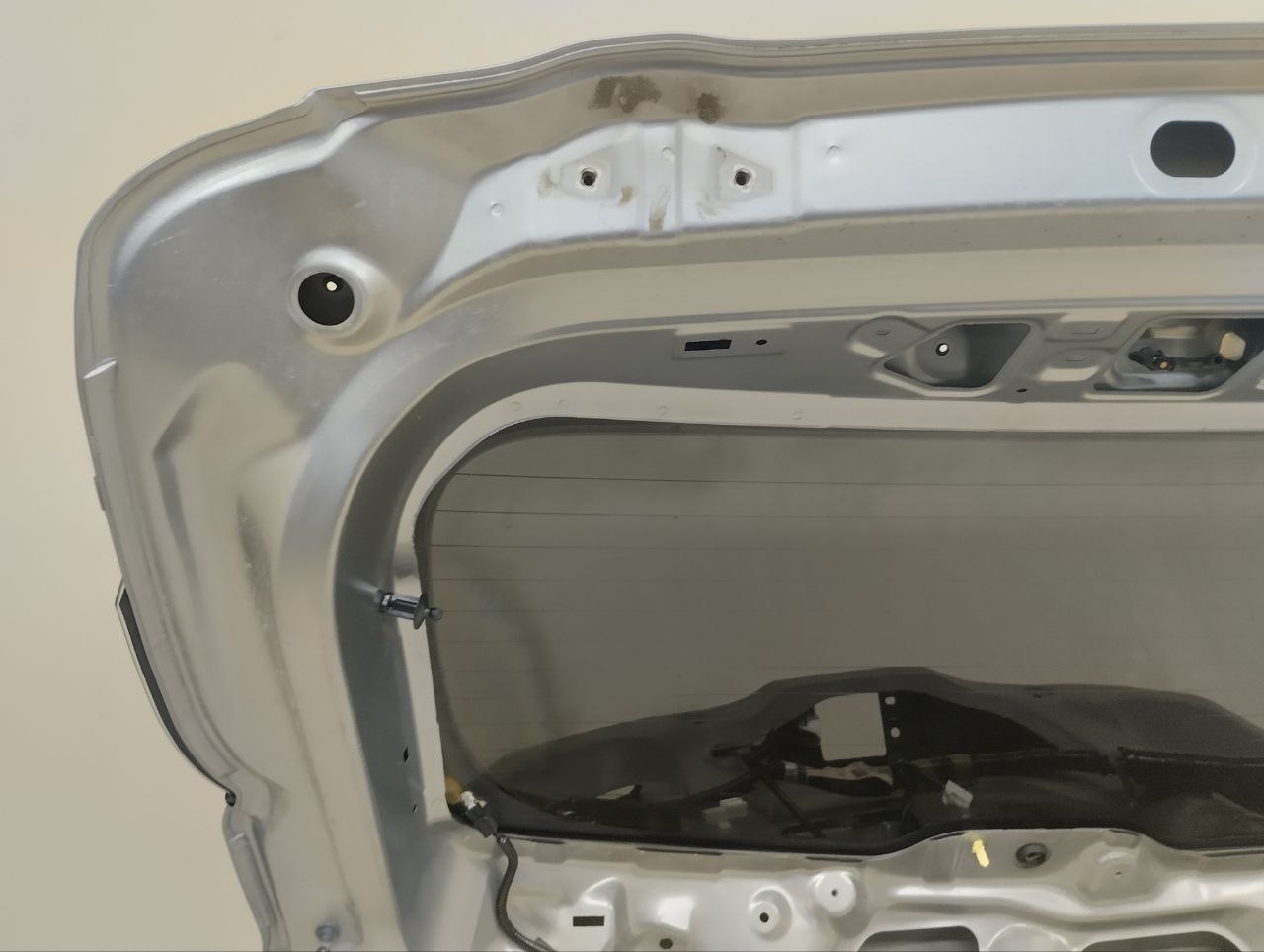 Дверь багажника со стеклом Mazda Mazda 3 (BM) 2013-2016 Дверь багажника со стеклом Mazda Mazda 3 (BM) 2013-2016