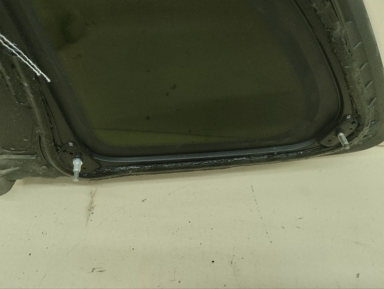 Стекло кузовное глухое правое Hyundai Tucson (TL) 2015-2021 Стекло кузовное глухое правое Hyundai Tucson (TL) 2015-2021