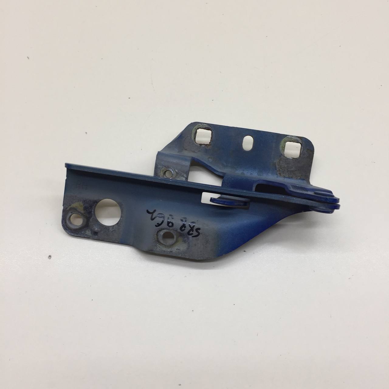 Петля капота правая Nissan Almera Classic (B10) 2006-2013
