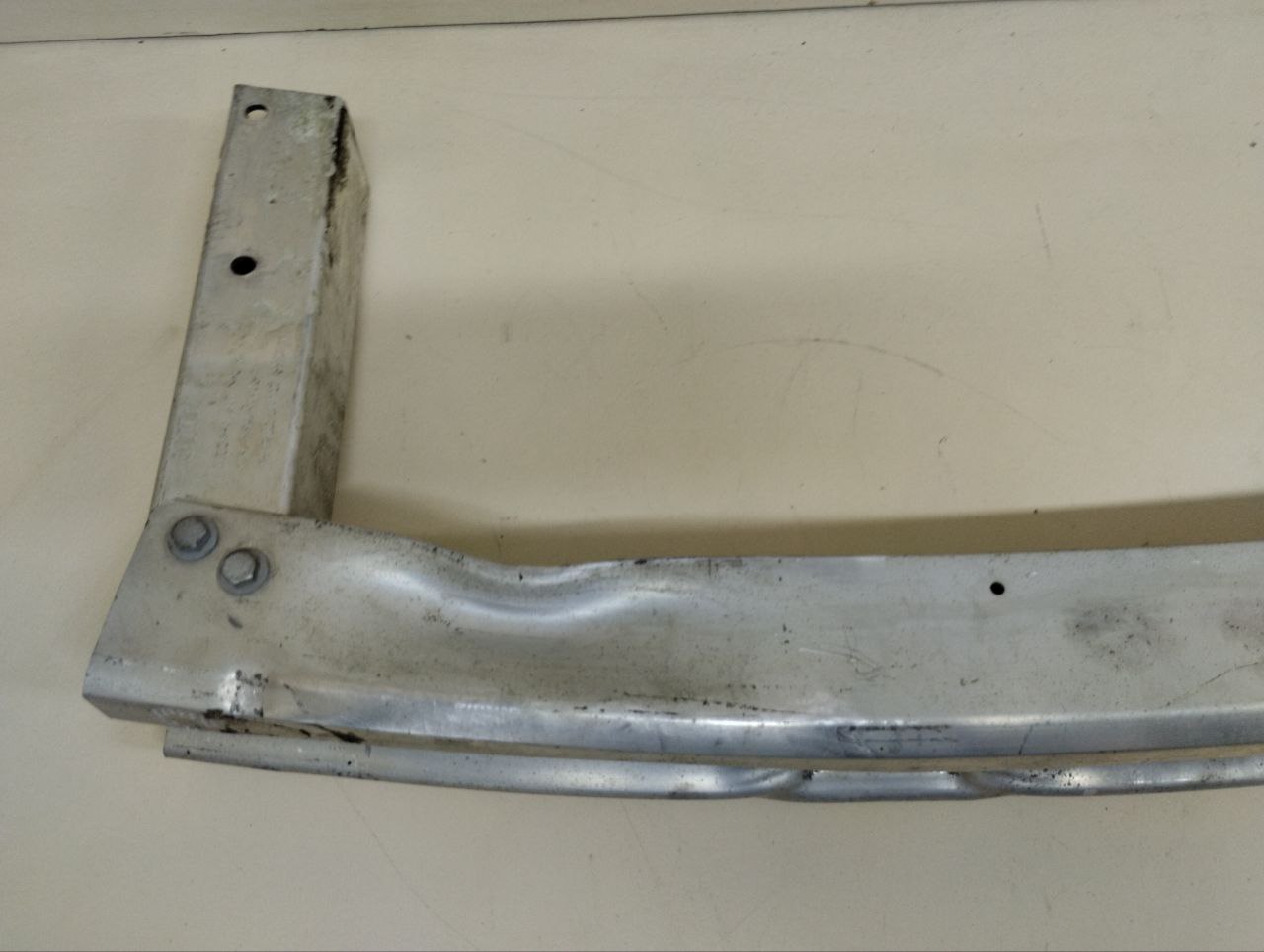 Усилитель заднего бампера Audi Q5 (8R) 2008-2017