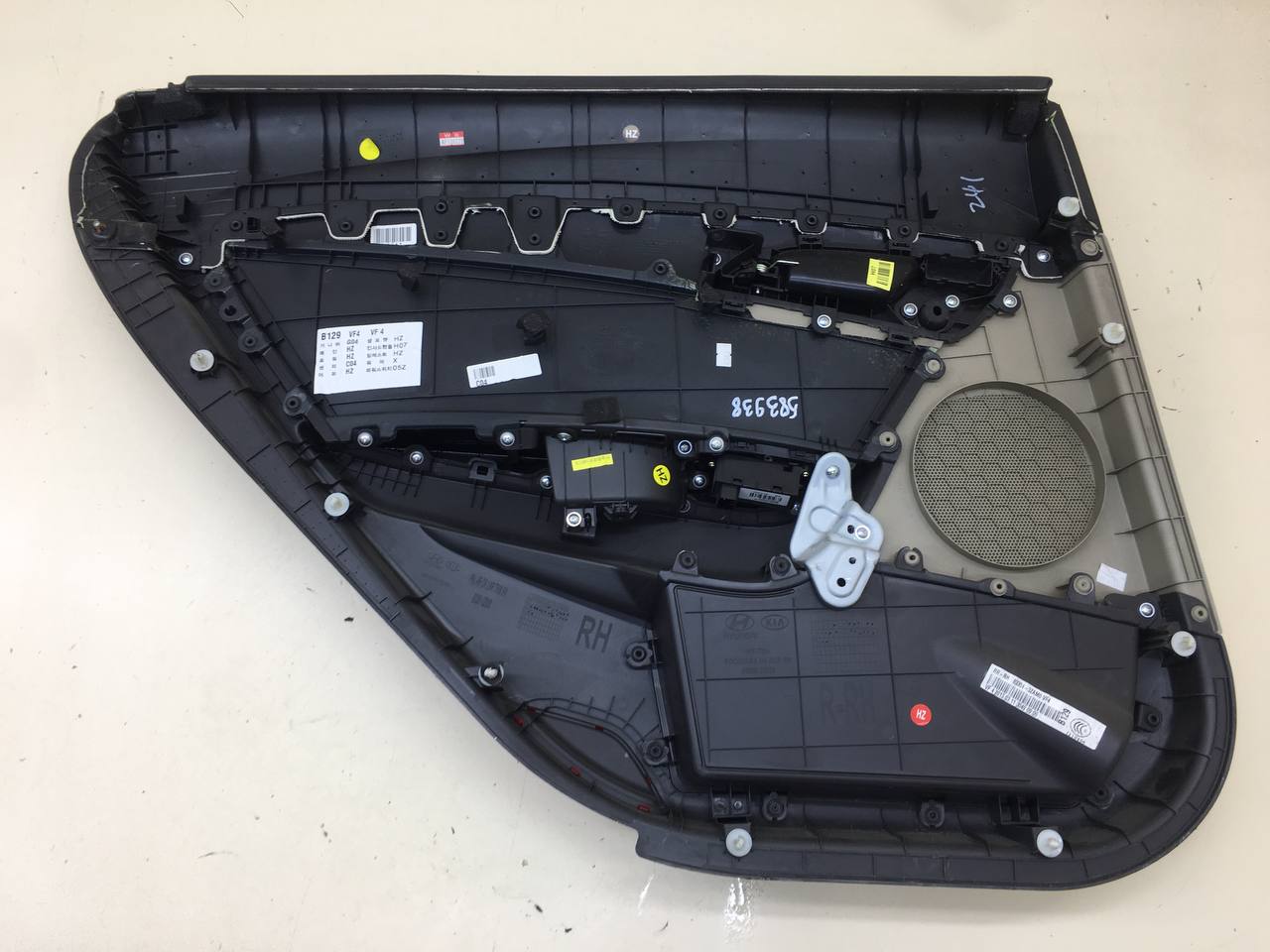 Обшивка двери задней правой Hyundai i40 (VF) 2011>