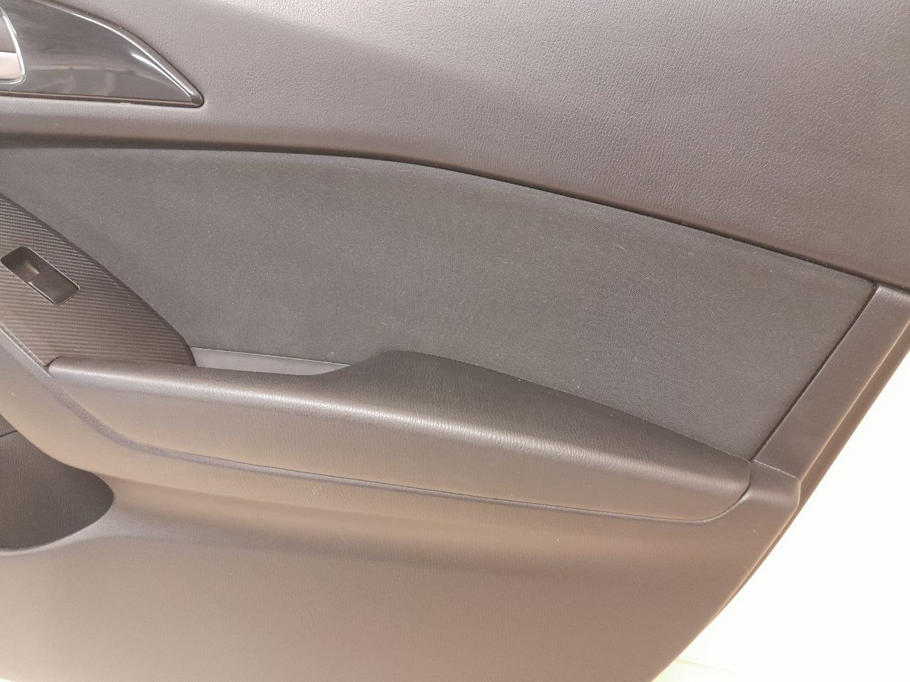 Обшивка двери передней правой Mazda Mazda 3 (BM) 2013-2016