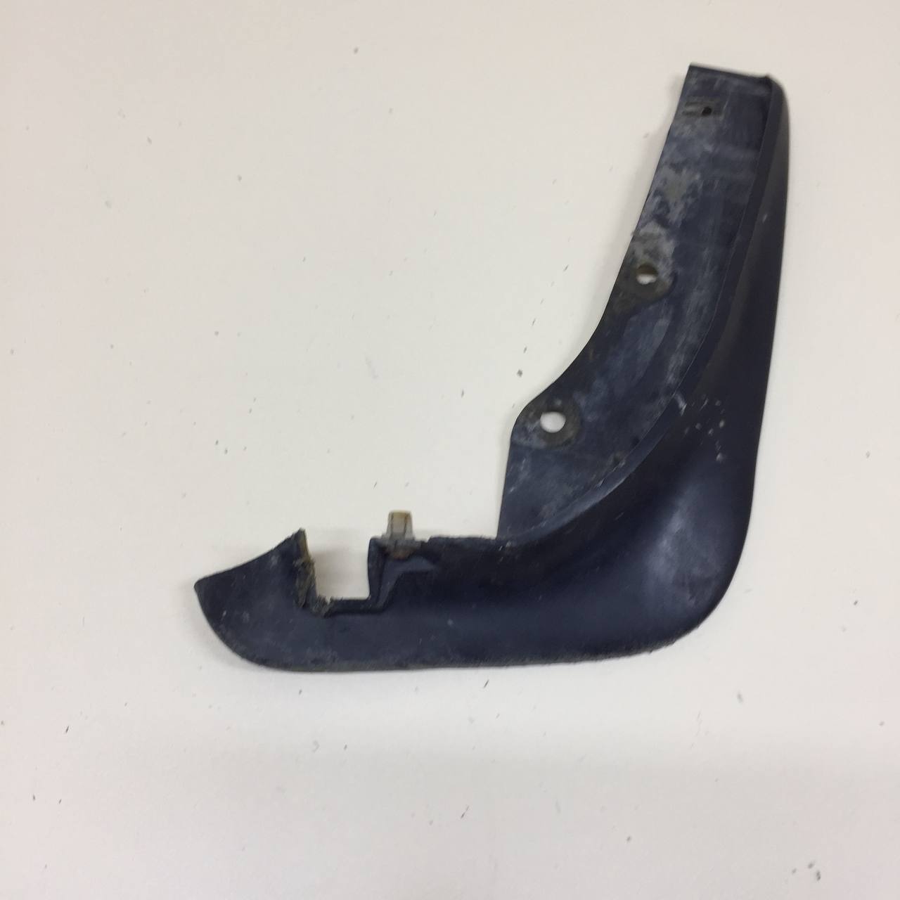 Брызговик передний правый Mazda Mazda 6 (GG) 2002-2007 Брызговик передний правый Mazda Mazda 6 (GG) 2002-2007