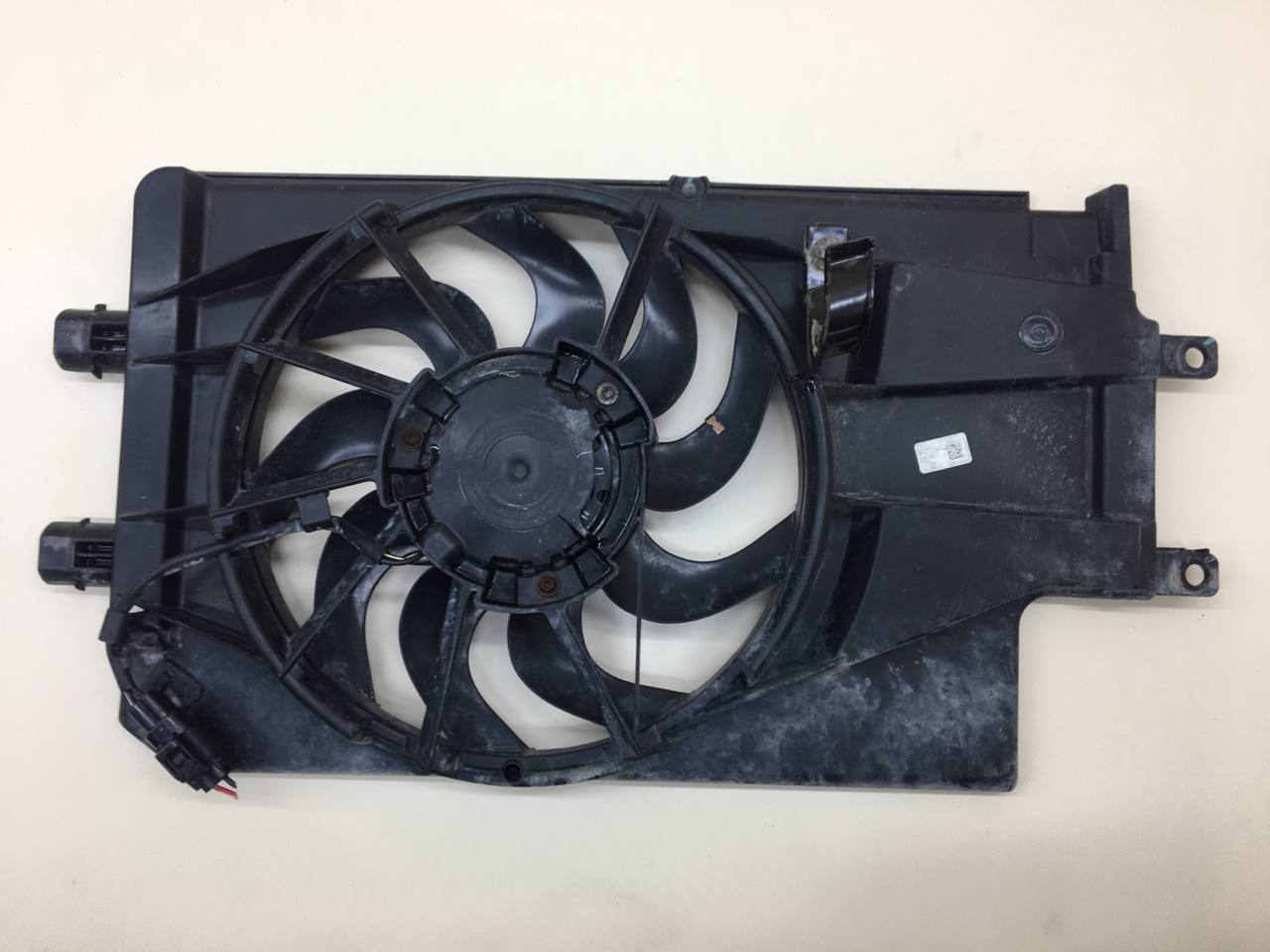 Диффузор вентилятора Lada Granta 2011>