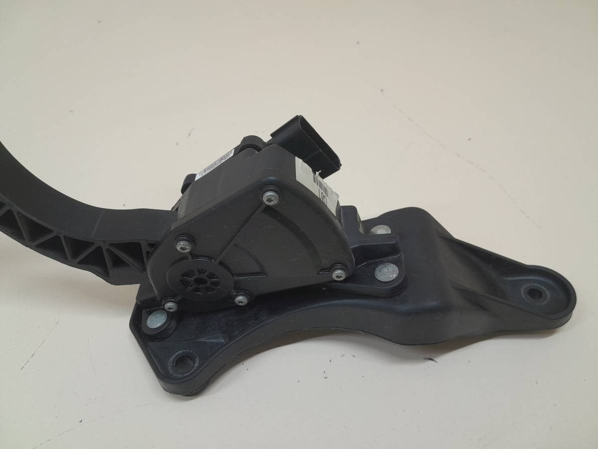 Педаль газа Hyundai ix55 2007-2013 Педаль газа Hyundai ix55 2007-2013