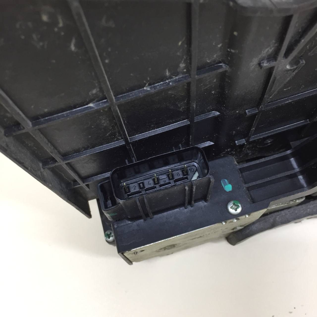 Замок двери передней правой Ford Fusion (JU) 2002-2012