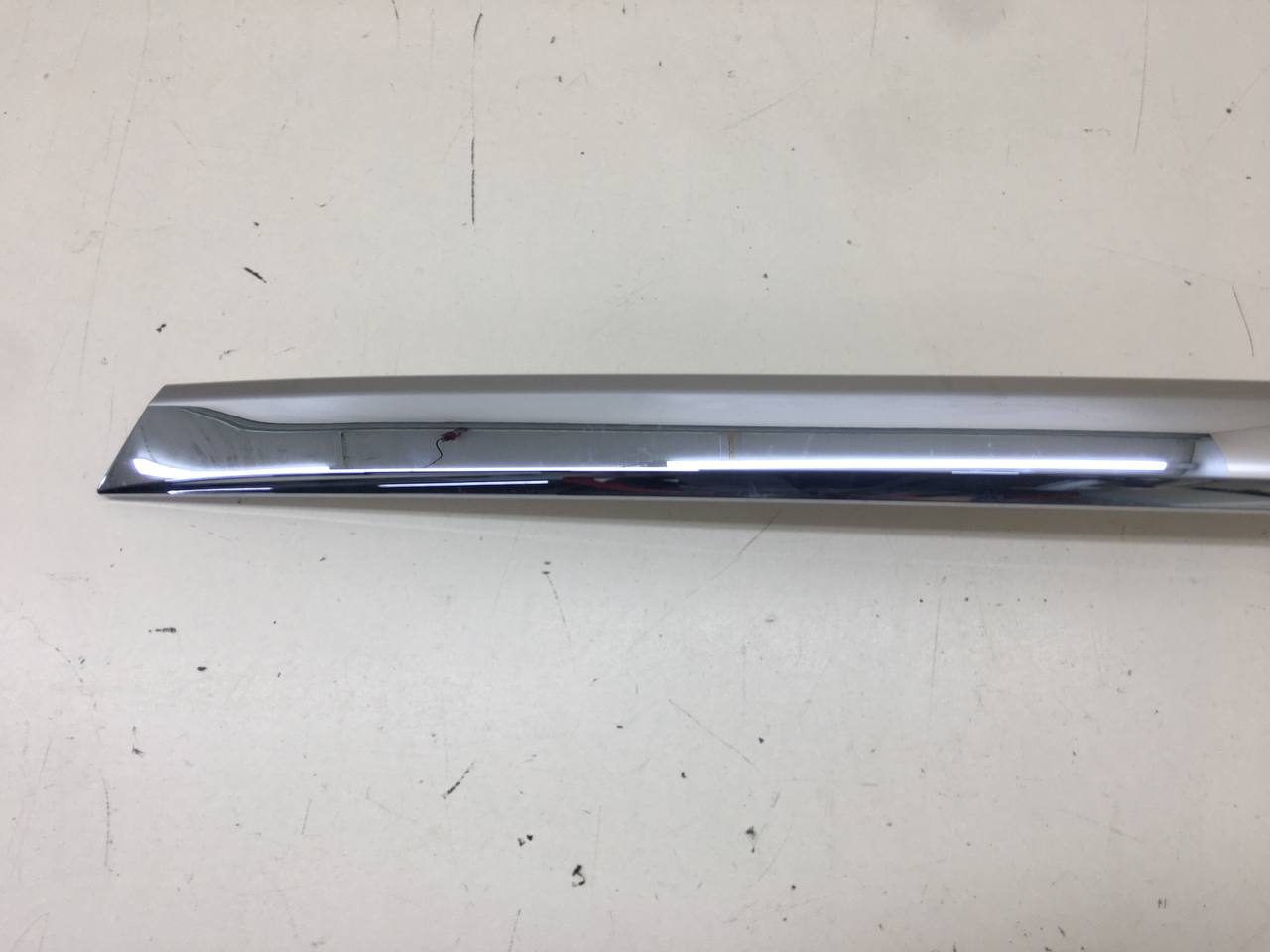 Накладка двери багажника Subaru Outback (BR/B14) 2009-2014 Накладка двери багажника Subaru Outback (BR/B14) 2009-2014